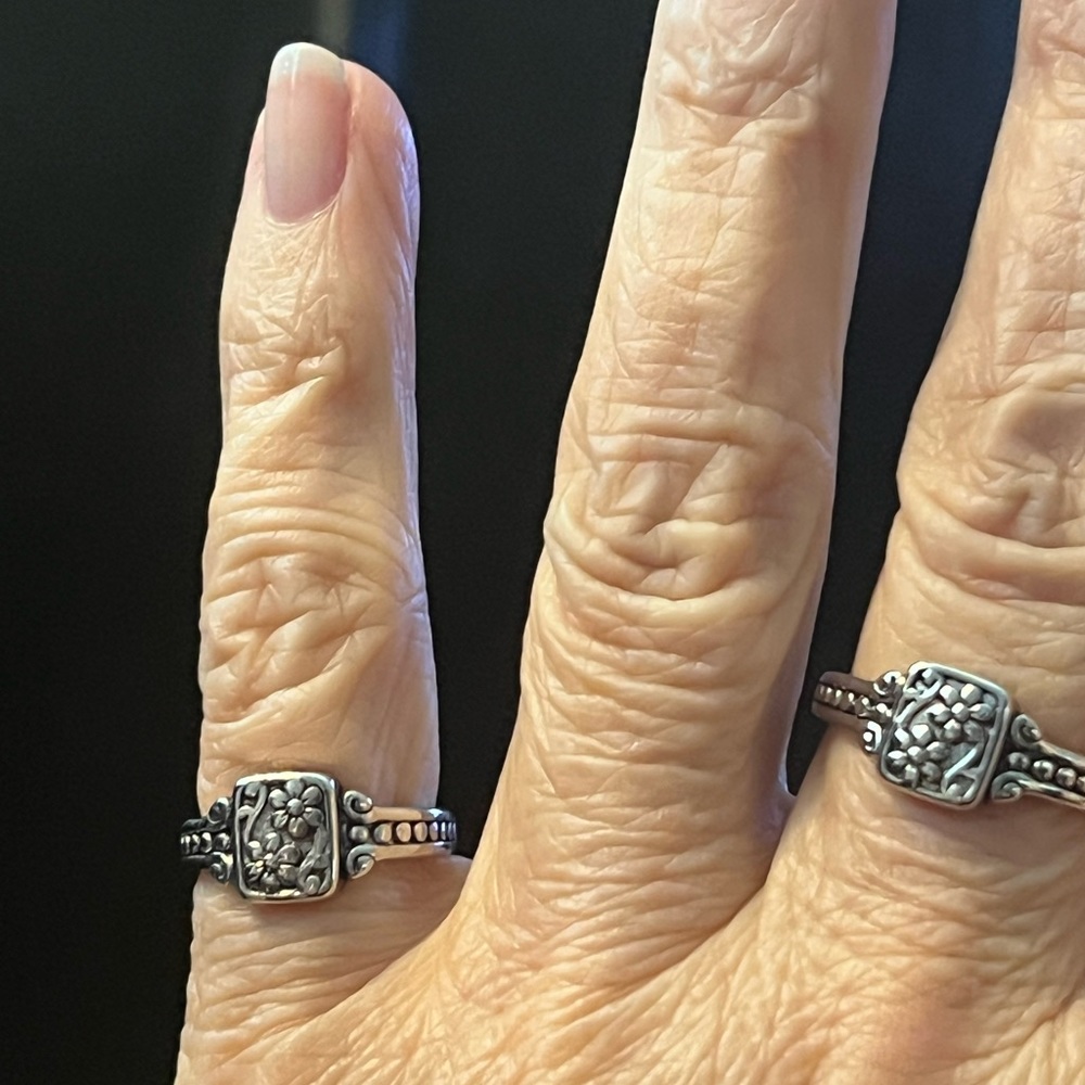 🆕️ Forget Me Not ring - Picture 5 of 7